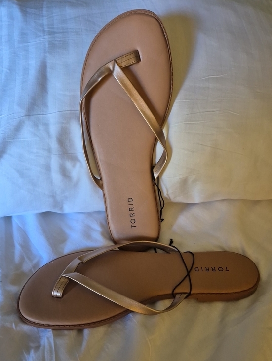 torrid Shoes - Torrid 11WW Rose Gold Metallic Flip Flop Sandals - Women's